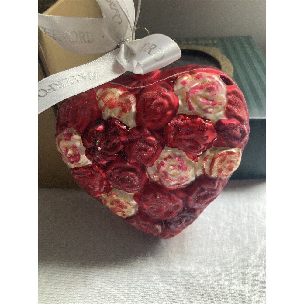 Waterford Holiday Heirlooms Ornament in Original Box - Carnation Heart - Picture 5 of 6